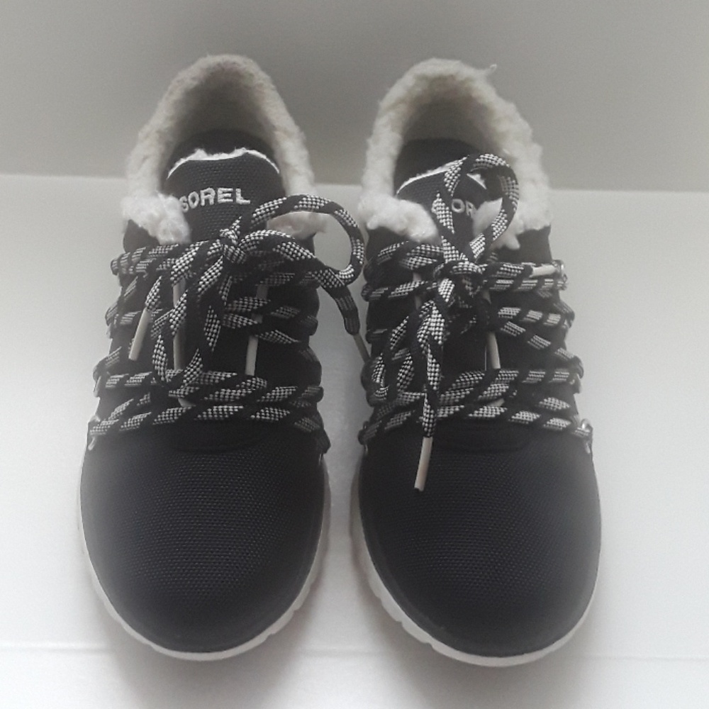 Sorel sneaker bootie Super cute Super comfy Sz 9.5